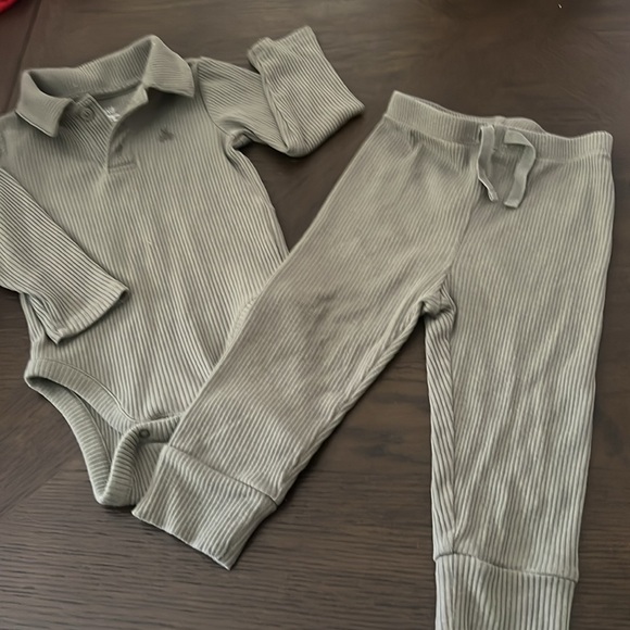 Baby Gap and Simple Joys Other - (#6) Baby items 4 outfits.
